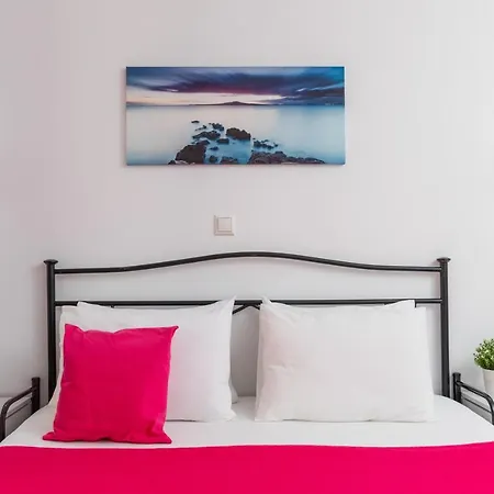 Naxos Diamond アパートホテル 3*